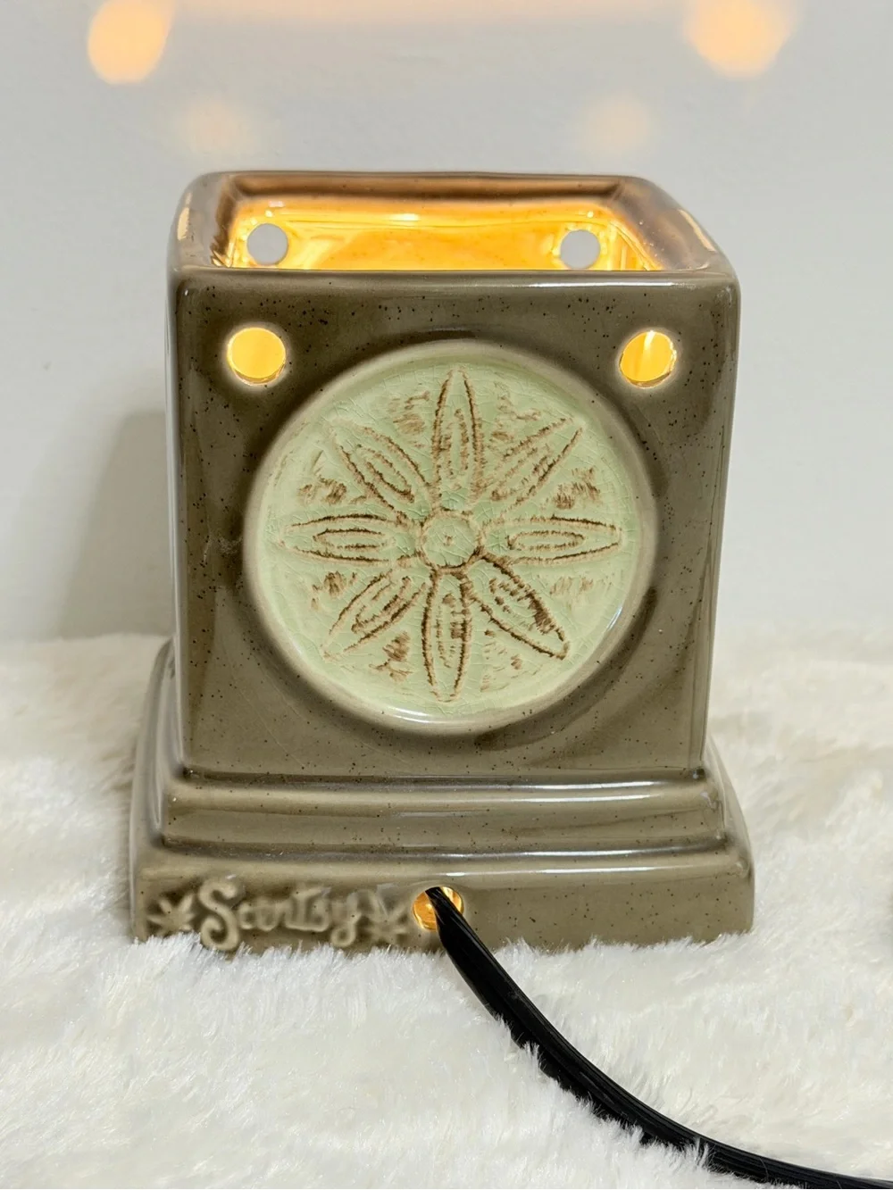 Scentsy Ceramic Home Accent Warmer in Olive Green